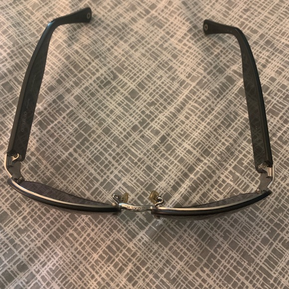 Coach sunglasses with case - Picture 5 of 7